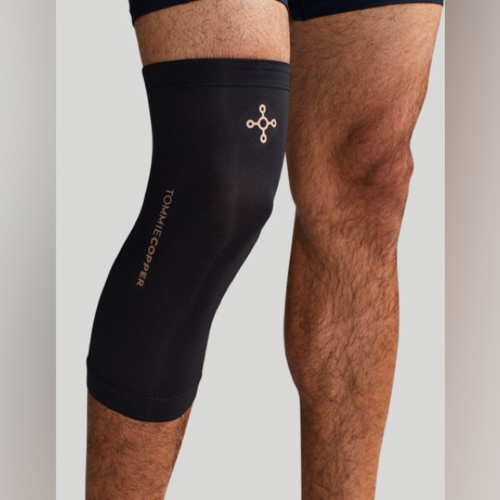 Tommie Copper Contoured Knee Sleeve - NIP